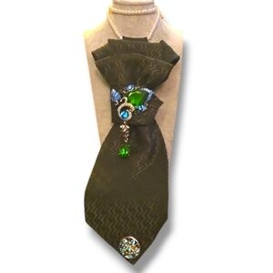 Giorgio Armani One Of A Kind Patterned Olive Green Blue with Brooch Folded ravat